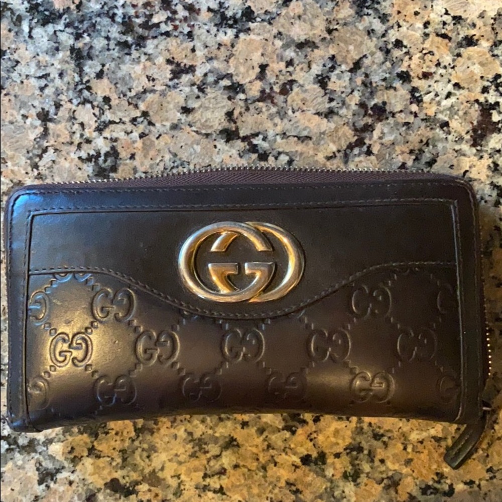 Authentic Gucci wallet